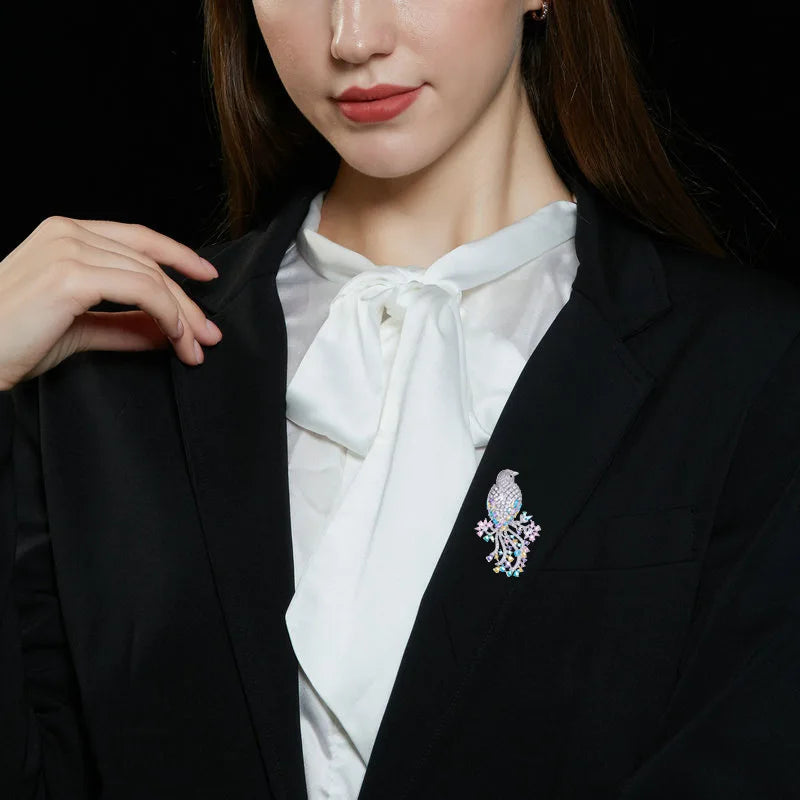 New High-end Luxury Inlaid with Colorful Zirconia Bird Brooches for Women and Men Suit Coat Accessories Elegant Cute Animal Pin