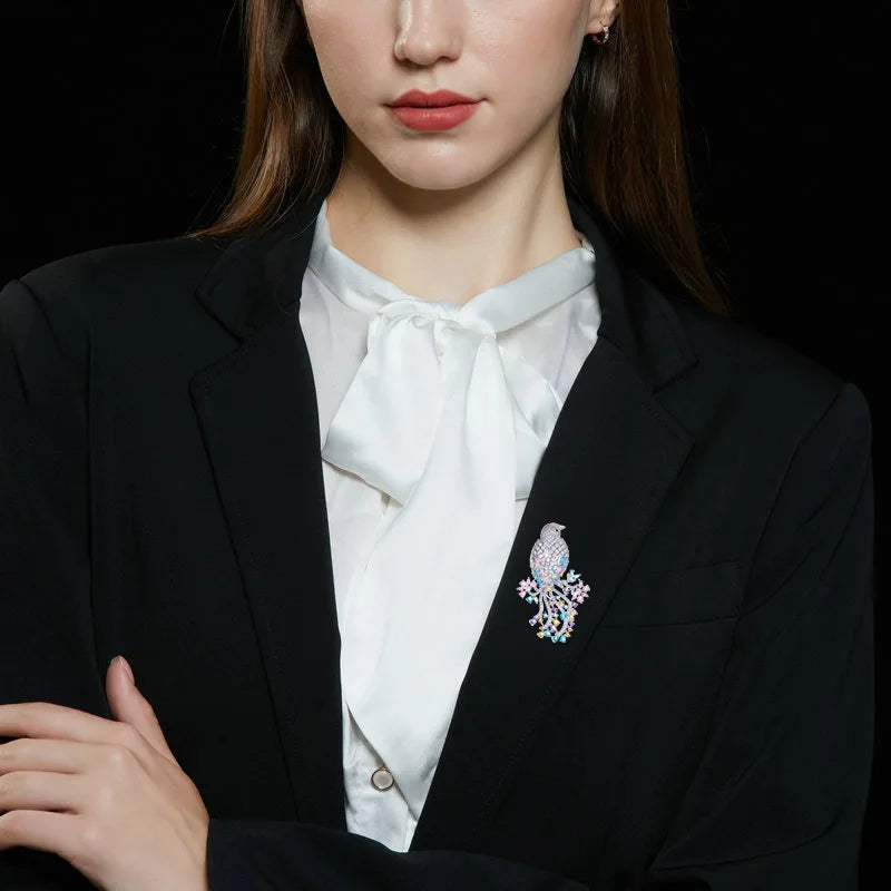 New High-end Luxury Inlaid with Colorful Zirconia Bird Brooches for Women and Men Suit Coat Accessories Elegant Cute Animal Pin
