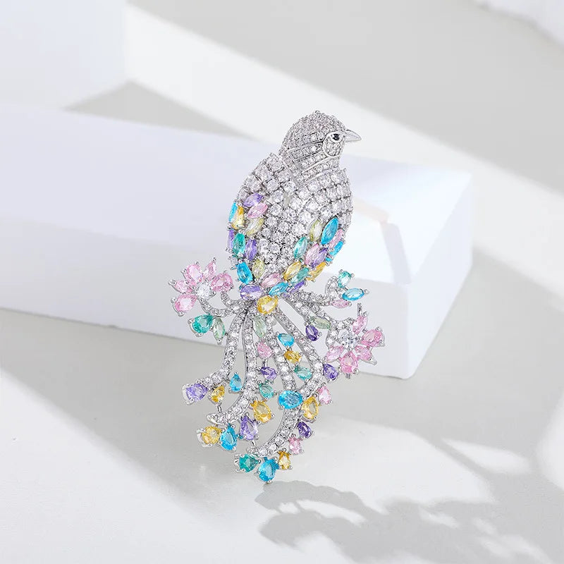New High-end Luxury Inlaid with Colorful Zirconia Bird Brooches for Women and Men Suit Coat Accessories Elegant Cute Animal Pin